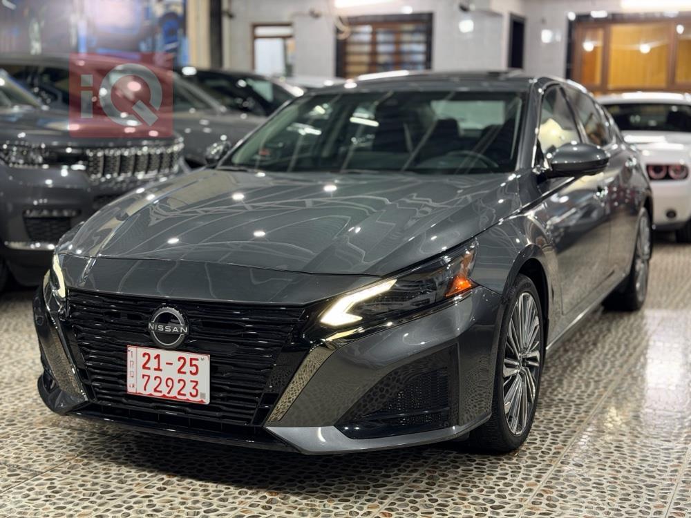 نيسان ألتيما